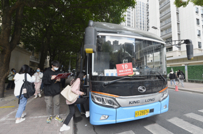 萬名考生奔赴考場！直擊福州中小學(xué)教師資格證考試考場……